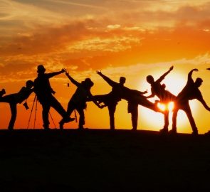 How To Make Friends While Traveling Solo